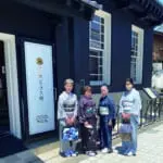 ガラス工房を中心にレトロな雰囲気の店舗が軒を連ねる、滋賀県長浜市の観光スポット「黒壁スクエア」を散策しました