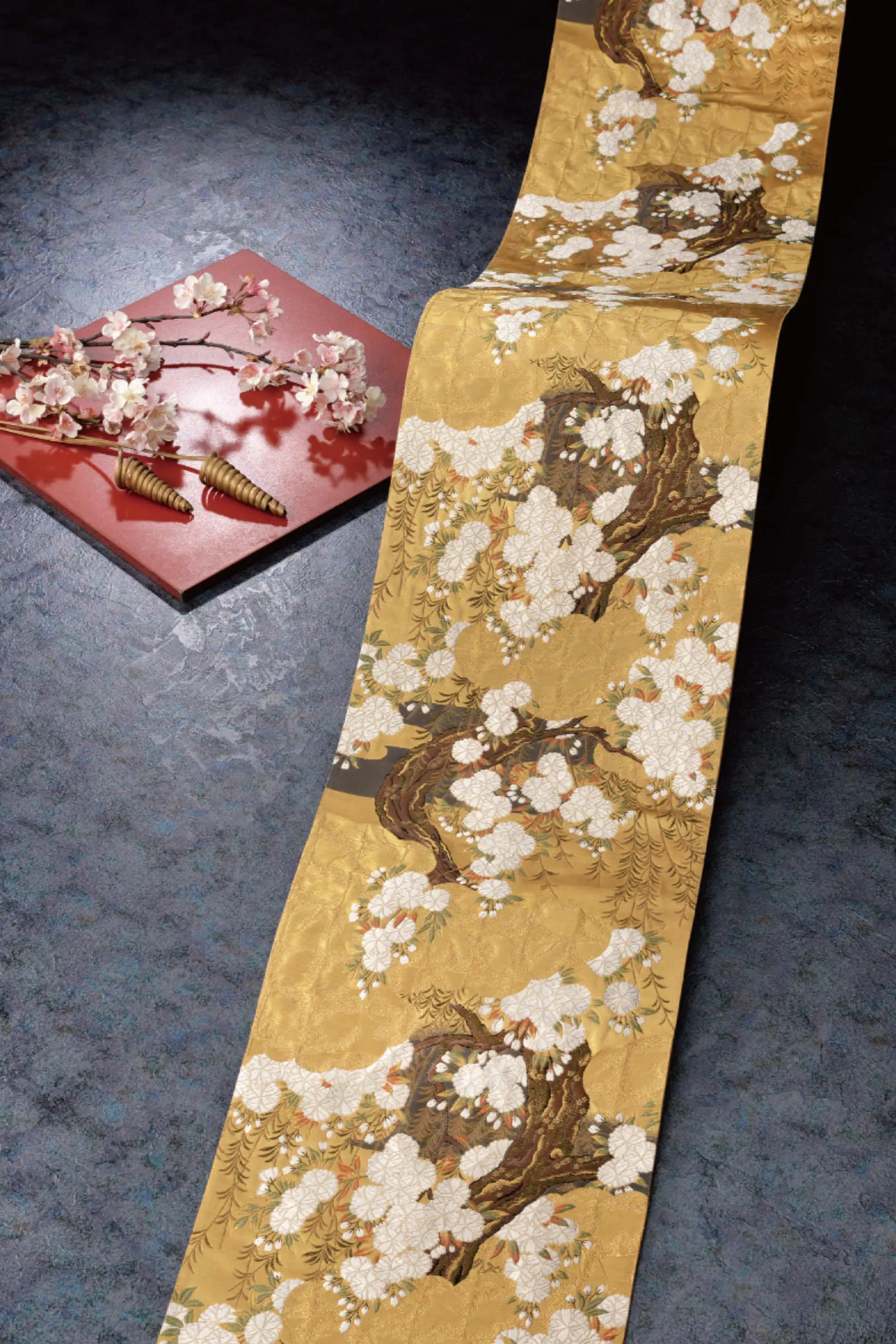 袋带 純金箔錦 『桜図壁貼付』長谷川久葳 筆