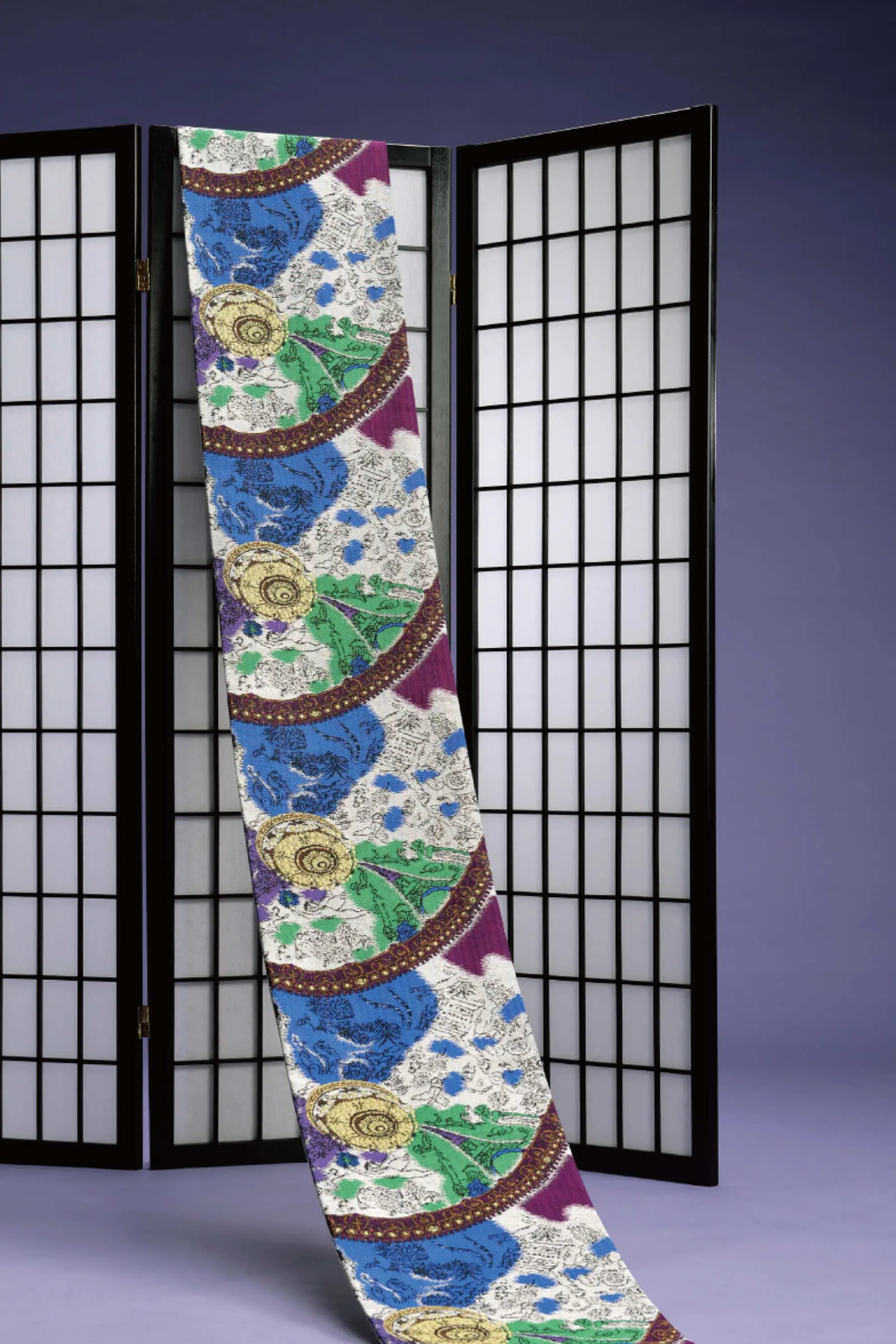 袋带、きもの大使に任命されている歌手の平原 綾香さんが昨年の3月3日に開催された「きもので祝う女性の日」 の式典で着用された帯の色違いの袋帯です。