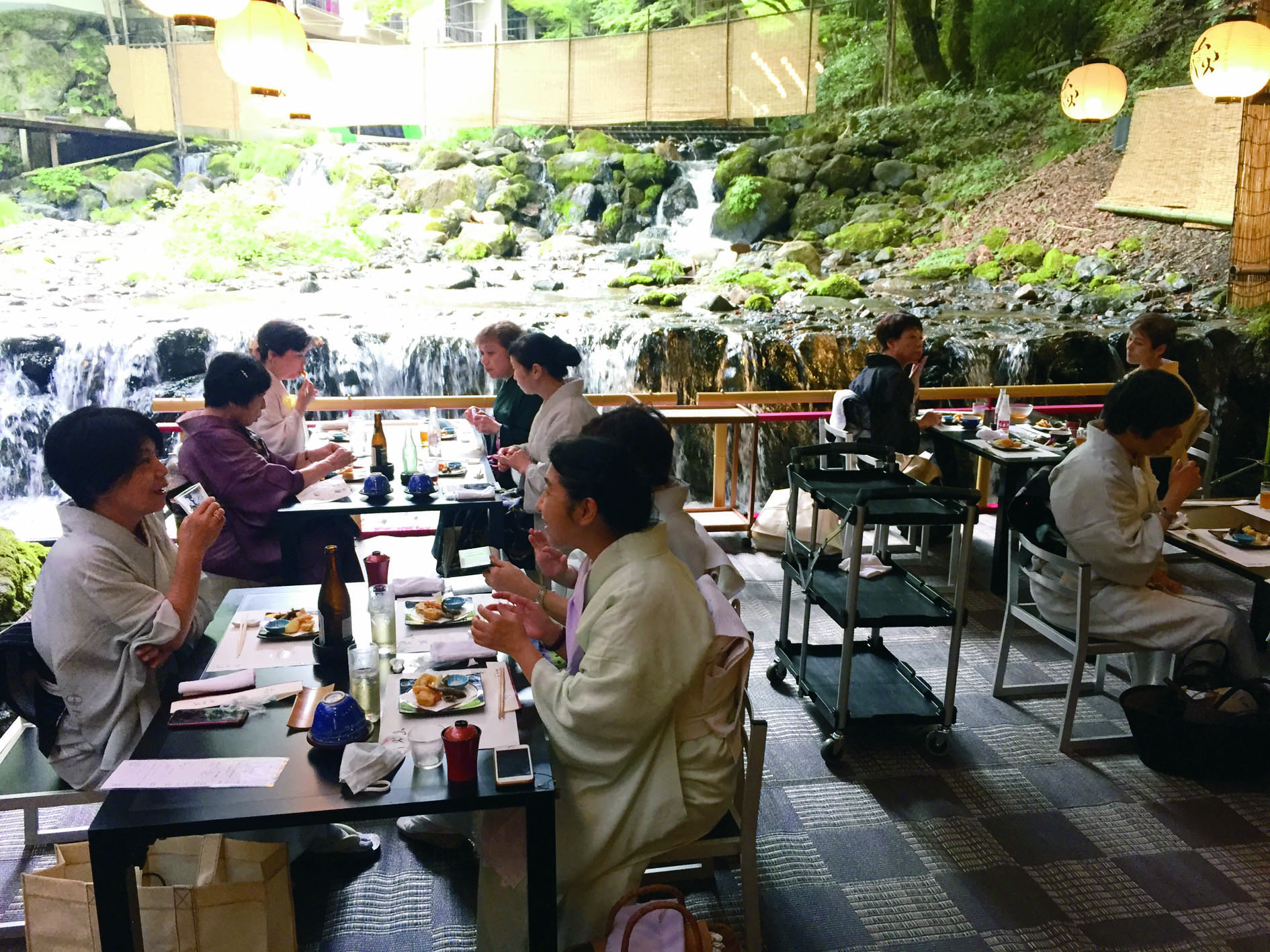 京都の奥座敷・貴船の川床で食事・雰囲気